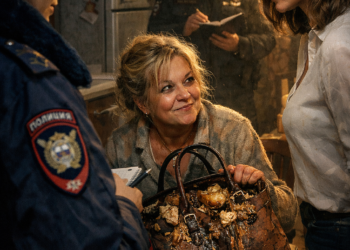 «Я вылила мусор в её сумку… и только потом поняла, что она готовила не месть — а войну»