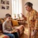 «МОЙ СЫН ЖЕВАЛ ПУСТУЮ КАРТОШКУ В УГЛУ… А КОГДА Я УЗНАЛА, ЧТО ОНИ ДЕЛАЛИ ЗА МОЕЙ СПИНОЙ, У МЕНЯ ПОДКОСИЛИСЬ НОГИ»