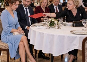 ОНА НЕ ЗНАЛА НИ СЛОВА ПО-ФРАНЦУЗСКИ. И ТОГДА ОН ПОНЯЛ, КОГО НА САМОМ ДЕЛЕ ПРИВЕЛ В РЕСТОРАН
